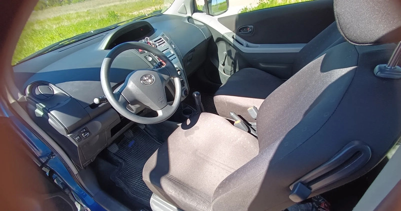 Toyota Yaris cena 8900 przebieg: 121000, rok produkcji 2006 z Białystok małe 67